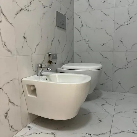 Agate Center Apartment *